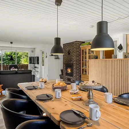 Tholf - 100m To The Fjord By Interhome *
